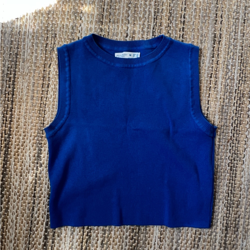 NAVY SWEATER VEST